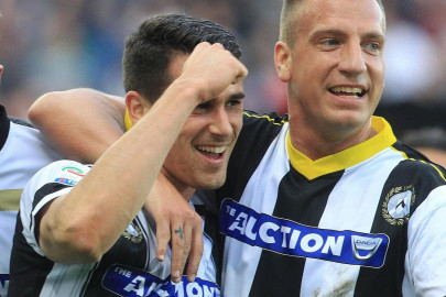 Udinese y once camisetas diferentes